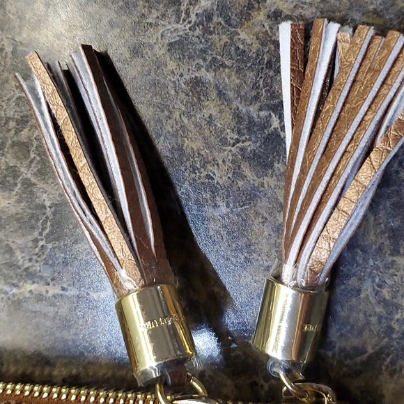 NWOT Juicy Couture sequin zip clutch - Picture 5 of 9